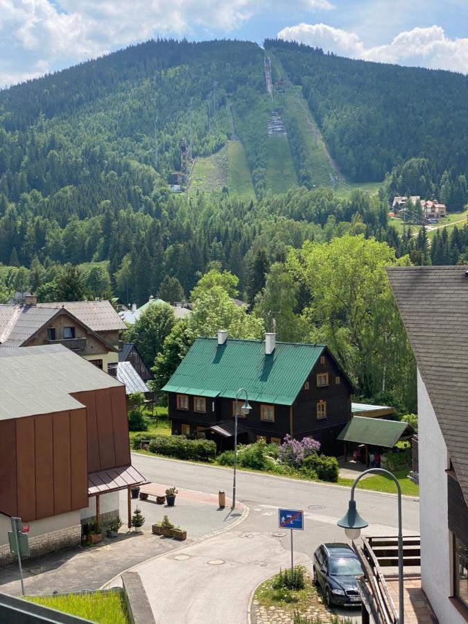 Luxusni Apartman U Sjezdovek S Garazi Harrachov Bagian luar foto